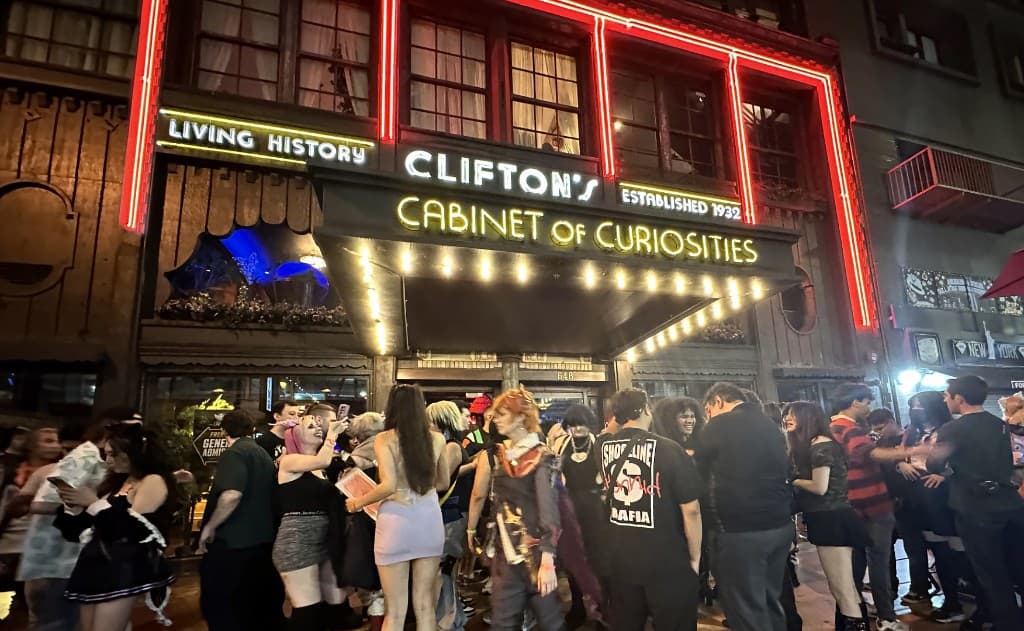 Clifton's Cabinet of Curiosities on Broadway at night